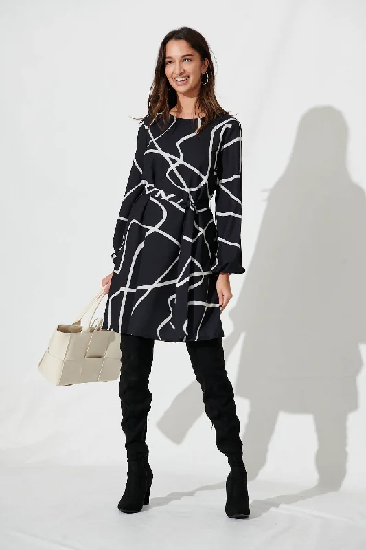 Sophie Dress In Black With White Print