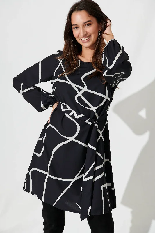 Sophie Dress In Black With White Print