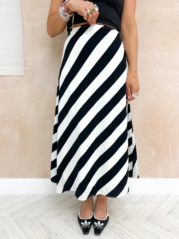 High Waisted Horizontal Stripe Midi Skirt In Black/White