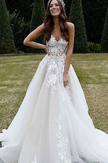 Lace Tulle Court Train Ball Gown Sleeveless Modern Wedding Dress with Appliques