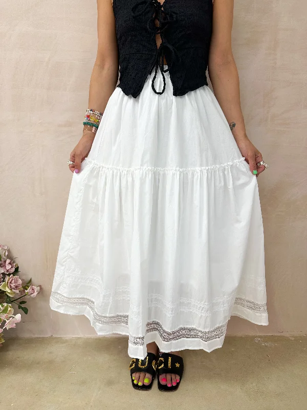 Tiered Lace Hem Midi Skirt In White