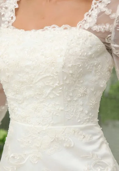 Vintage Half-Sleeve Short Dress With Lace Overlay