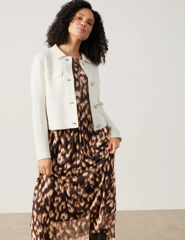 Don’t Wait – Shop Today!Jacket with a Collar