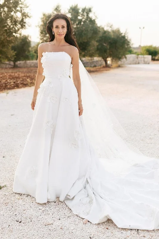 Your Favorite Items on Sale Now!2021 Strapless Flowers Wedding Gown with Chapel Train Your Favorite Items on Sale Now!2021 Strapless Flowers Wedding Gown with Chapel Train