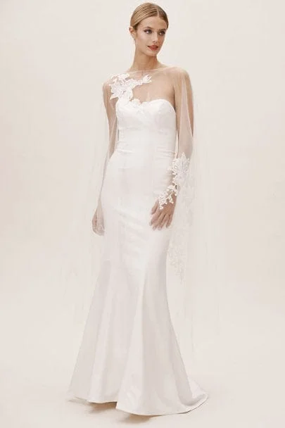 Unmissable Offers Await!Amsale Inaya Cape - One Size