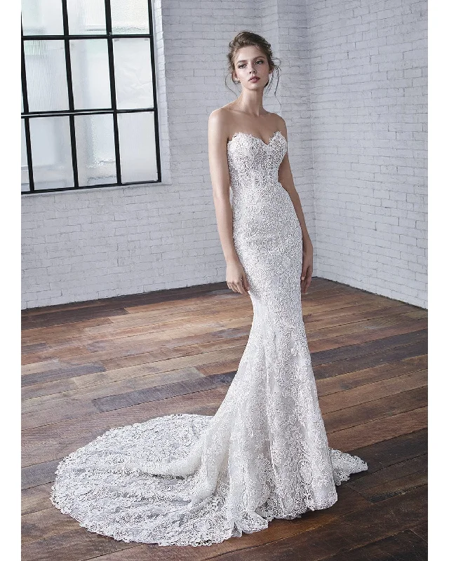 Shop Today, Save Tomorrow!Badgley Mischka Celine - Size 14
