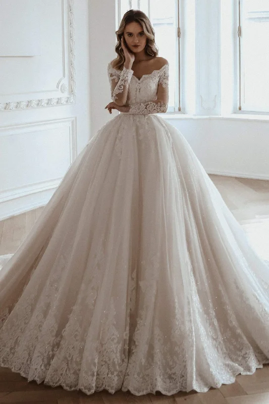 Your Favorite Items on Sale Now!Lace Wedding Dress Elizabett Deco
