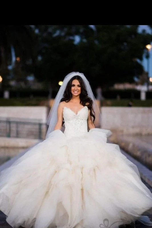Get It Before It’s Gone!Plunging Sweetheart Ball Gown Wedding Dress with Puffy Skirt Get It Before It’s Gone!Plunging Sweetheart Ball Gown Wedding Dress with Puffy Skirt
