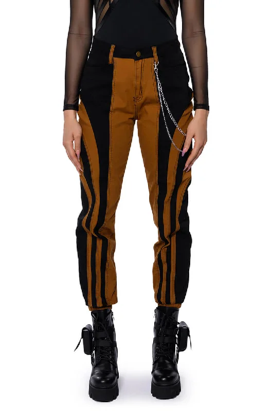 Hurry, Sale Ends Soon!WONKA CHAIN DETAIL COLOR BLOCKED DENIM PANT