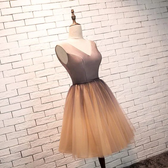 Score Big Savings Today!Cute Gradient Champagne Knee Length V-neckline Party Dress, Short Homecoming Dress cg12270 Score Big Savings Today!Cute Gradient Champagne Knee Length V-neckline Party Dress, Short Homecoming Dress cg12270