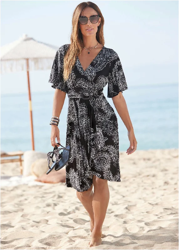 Your Favorite Items on Sale Now!Print Midi Dress - Black & White
