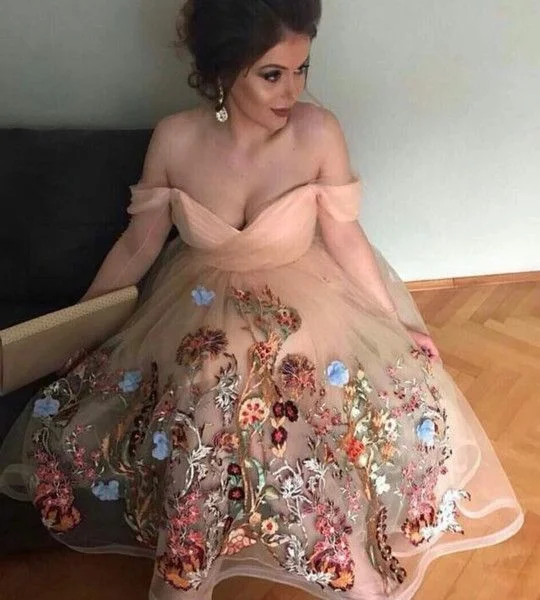 Hurry, Sale Ends Soon!Short Sleeve Sweetheart Short Applique Ball Gown homecoming dress cg12328 Hurry, Sale Ends Soon!Short Sleeve Sweetheart Short Applique Ball Gown homecoming dress cg12328