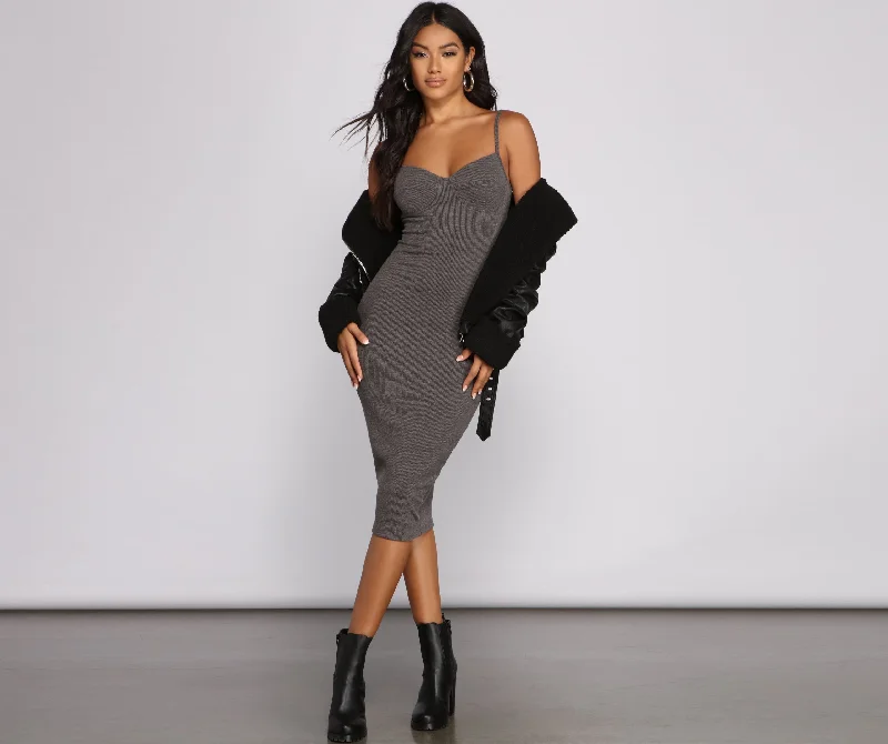 Your Exclusive Offer Awaits!Stylish Sweetheart Ribbed Knit Midi Dress