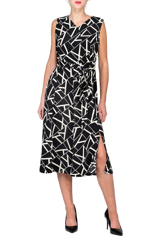 Snag the Best Prices Now!TWO PEARS-Geometric Pleated-Accent A-Line Dress