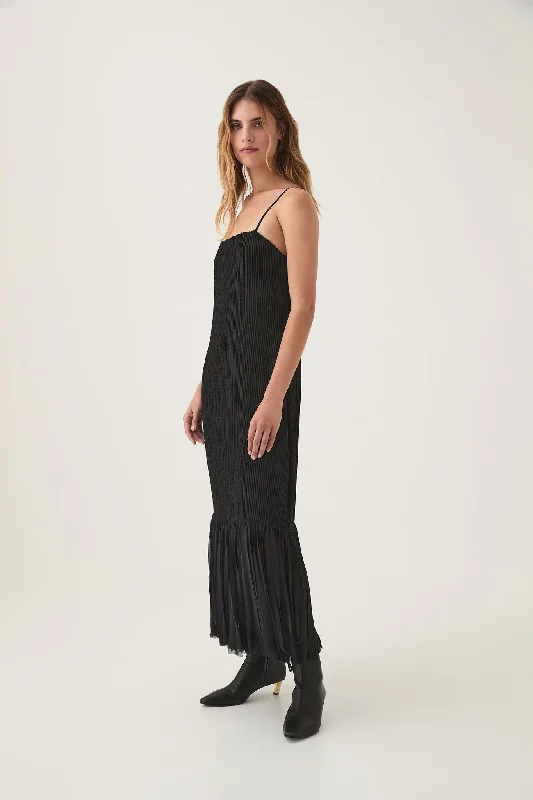 Massive Price Cuts!Arris Fringed Maxi Dress