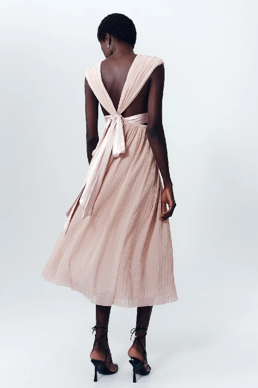 Everything Must Go!Becoming Bow Back Midi Dress