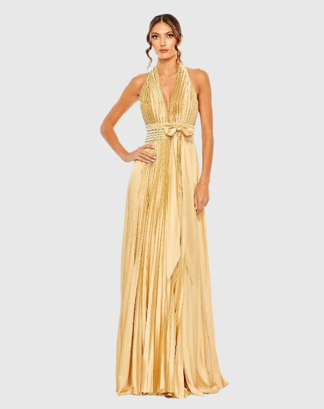 Instant Savings Await!Pleated Halter Neck Gown with Center Bow
